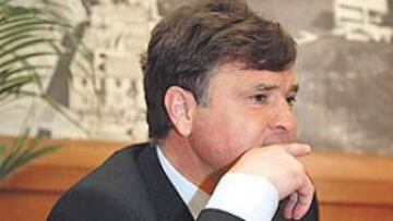 <b>HOMENAJE DE MURCIA</b>. El alcalde, Miguel Ángel Cámara, le anunció que tendrá una calle con su nombre.