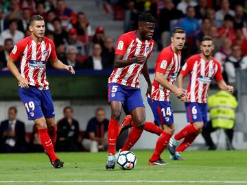 Lucas, Thomas, Gabi y Koke en el estreno del Metropolitano.