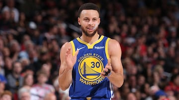 Otro de los basquetbolistas que aparece en esta lista es el base de los Golden State Warriors, con un total de 74,4 millones de euros en el último año.