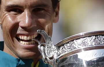Rafa Nadal celebrando su 14º Roland Garros.