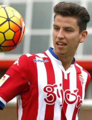 Igor Lichnovski dejó Porto para tener más minutos en el Sporting de Gijón.
