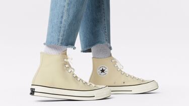 Viste en verano con Converse y sus dise?os atrevidos en ropa y accesorios