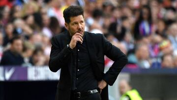 Atletico Madrid's Argentinian coach Diego Simeone reacts during the Spanish league football match between Club Atletico de Madrid and RCD Espanyol at the Wanda Metropolitano stadium in Madrid on May 6, 2018. / AFP PHOTO / PIERRE-PHILIPPE MARCOU