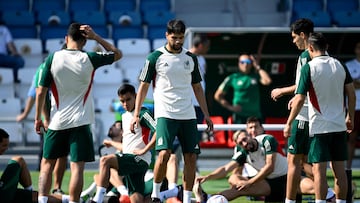 Mexico's defender Nestor Araujo (C) takes part in a training session at the Al Khor SC in Al Khor, north of Doha north of Doha on November 29, 2022, on the eve of the Qatar 2022 World Cup football match between Saudi Arabia and Mexico. (Photo by Alfredo ESTRELLA / AFP)