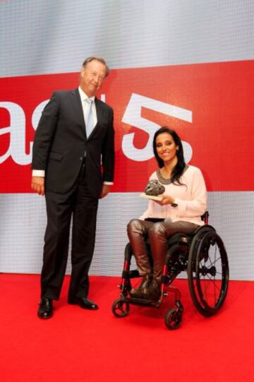 Awrad winner Teresa Perales with Manuel López Amigó from the Spanish Lottery