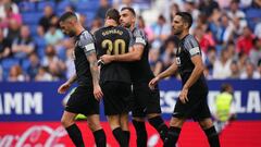 BARCELONA, SPAIN - OCTOBER 23: Gonzalo Verdu of Elche CF celebrates with teammates after scoring their team's second goal during the LaLiga Santander match between RCD Espanyol and Elche CF at RCDE Stadium on October 23, 2022 in Barcelona, Spain. (Photo by Alex Caparros/Getty Images)