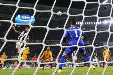 Sevilla hold Juventus to gain valuable point in Turin