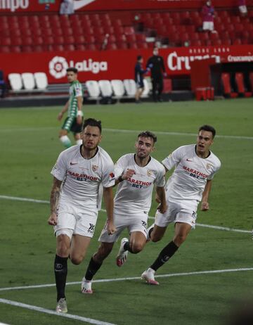 Ocampos anot¨® el 1-0 de penalti.