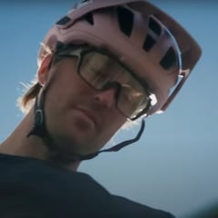 El último baile de Brett Rheeder con Commencal