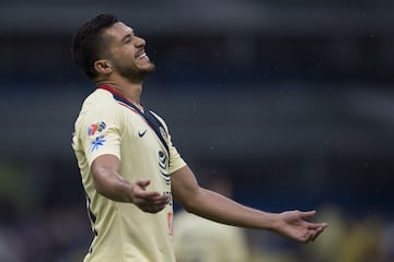 Miguel Herrera confesó que Martín será titular frente a Toluca en una valiosa oportunidad para el atacante mexicano. En caso de entregar una buena actuación, podría quedarse de manera definitiva con el puesto de Roger Martínez; sin embargo, no anota desde la jornada 7, aunque marcó con la Selección Mexicana.