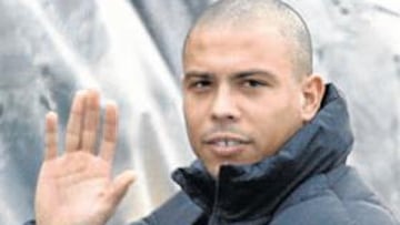 <b>EN FORMA. </b>Ronaldo se mostró así de satisfecho tras pasar el reconocimiento médico en Milanello.