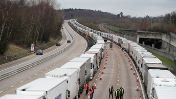 Cuatro camioneros de empresas espa&ntilde;olas atrapados en Ucrania