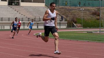 GRAFCAN6856. ARONA (TENERIFE), 27/03/2021.- El plusmarquista español de 100, 200 y 400 metros Bruno Hortelano durante la carrera de control de marcas de 200 metros de preparación de los Juegos de Tokio en la que participó este sábado en Arona (Tenerife), lo que supone su regreso a las pistas tras varios meses lesionado. EFE/ Miguel Barreto