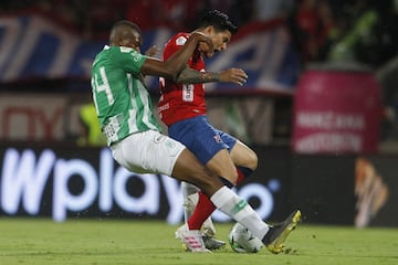 Pablo Ceppelini anotó el gol que le dio la victoria a los dirigidos por Paulo Autuori, quienes lograron regresar a los ocho a falta de tres fechas.