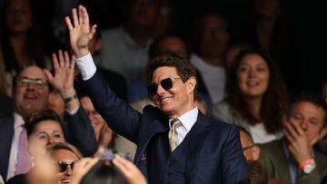 Tom Cruise irrumpe en la final de la Euro