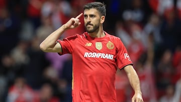 Joao Dias celebrates his goal 3-0 of Toluca during the 11th round match between Toluca and Mazatlan FC as part of the Liga BBVA MX, Torneo Apertura 2025 at Nemesio Diez Stadium, on September 27, 2025 in Toluca, Estado de Mexico, Mexico.
