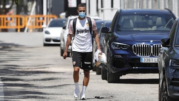 28/05/20 LLEGADA AL ENTRENAMIENTO DEL VALENCIA 
 VALENCIA CF
 CIUDAD DEPORTIVA
 ENTRENAMIENTO
 PROTOCOLO COVID 19
 RODRIGO MORENO