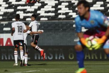 Futbol, Futbol, Colo Colo vs Audax Italiano. 
Segunda fecha, campeonato de Clausura 2016/17.
El jugador de Colo Colo Gabriel Suazo celebra con sus compaeros luego de convertir un gol contra Audax Italiano durante el partido de primera division disputado en el estadio Monumental de Santiago, Chile.
12/02/2017
Felipe Zanca/Photosport
*************

Football, Colo Colo vs Audax Italiano.   Second date, Closure Championship 2016/17.
Colo Colo's player Gabriel Suazo celebrates with teammates after scoring against Audax Italiano during the first division football match held at the Monumental stadium in Santiago, Chile.
12/02/2017.
Felipe Zanca/Photosport