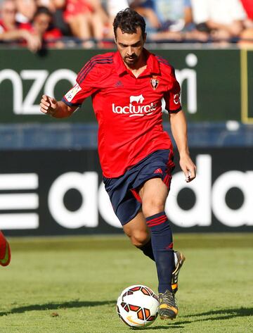 Jug¨® con el Atl¨¦tico de Madrid dos temporadas desde 2007 hasta 2009. Defendi¨® los colores del Osasuna durante tres temporadas: dos temporadas desde 2012 hasta 2014, y la temporada 2016-17.