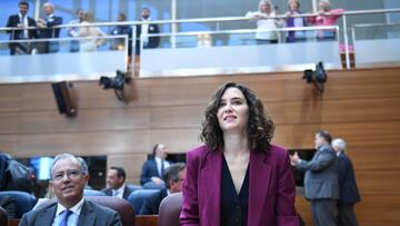 La presidenta de la Comunidad de Madrid, Isabel Díaz Ayuso,  durante una sesión plenaria en la Asamblea de Madrid, a 23 de marzo de 2023, en Madrid (España). La Asamblea de Madrid acoge hoy el último Pleno de la XII Legislatura antes de disolverse el próximo 4 de abril de cara a la campaña electoral para las próximas elecciones autonómicas y municipales del 28 de mayo. El pleno está marcado por la ruptura entre PP y VOX, que votan en contra de la ley propuesta por el Gobierno regional para la deducción del tramo autonómico del IRPF a inversores extranjeros.
23 MARZO 2023;
Fernando Sánchez / Europa Press
23/03/2023