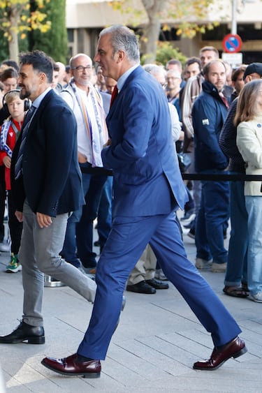 Javier Ortega Smith a su llegada al estadio Santiago Bernabéu.