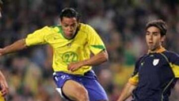 <B>AL FRENTE</b>. La selección de Brasil mantiene su primer puesto gracias a sus resultados en la fase de clasificación para el Mundial de 2006 en Alemania.