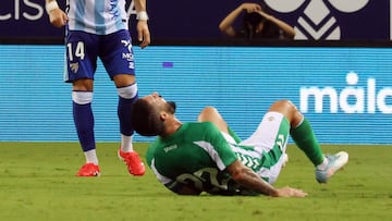 Alarma Isco: sale de La Rosaleda con muletas - AS.com