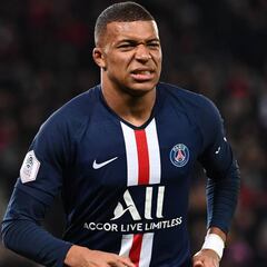 El PSG mima a Mbappé