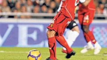 <b>GOLEADOR.</b> Borja Valero marcó de penalti el empate en Mestalla.
