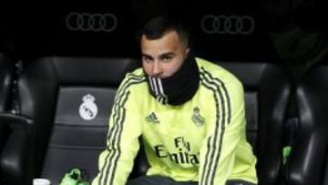 Jesé en el banquillo del Bernabéu.