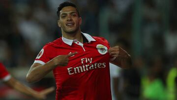 Raúl Jiménez anotó en goleada del Benfica