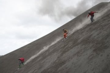 Deslizarse sobre laderas de fuego, una prueba épica