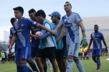 Aún así, con este marcador, los ecuatorianos seguían en el fondo del sector y Club Universidad se establecía como los mejores del torneo.