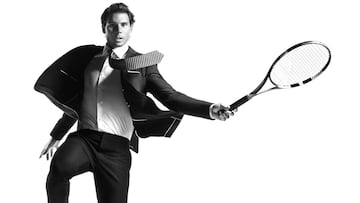 Rafa Nadal posa con los trajes de la campa&ntilde;a de Tommy Hilfiger para primavera.