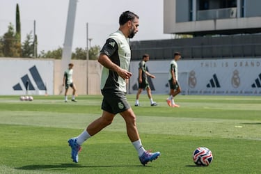 Dani Carvajal durante el entrenamiento de esta mañana. 