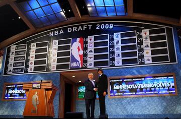 Número 5 del draft de 2009, fue elegido por Minnesota Timberwolves.