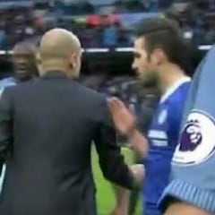Cesc Fábregas no aclara el desplante de Guardiola