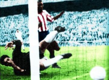 GOL 1-1 DE LA FINAL DE 1960. REAL MADRID 1 - ATLETICO DE MADRID 3.  En 1960, la victoria fue para los rojiblancos por 3 a 1 en el Estadio santiago Bernabéu, con goles de Jones, Joaquín Peiró y Enrique Collar. Puskas marcó para el Real Madrid.