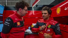 Mattia Binotto y Carlos Sainz (Ferrari F1-75). Monza, Italia. F1 2022.