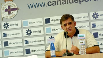 05/07/04
 DEPORTIVO DE LA CORU&Ntilde;A
 ENTRENAMIENTO EN ABEGONDO
 CESAR COBIAN