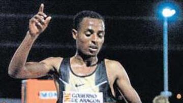 <b>ESPLÉNDIDA GALOPADA. </b>Kenenisa Bekele consiguió una espléndida marca en los 5.000 metros.
