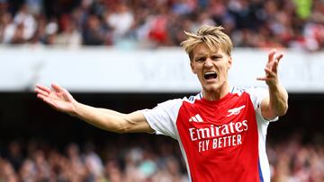 Martin Odegaard irrumpió en el fútbol profesional tras su fichaje por el Real Madrid y, después de acumular varias cesiones -entre ellas, a la Real Sociedad-, el centrocampista noruego de 25 años dio el salto a la Premier League fichando por el Arsenal en la temporada 2020/2021, equipo con el que ya suma 35 goles.