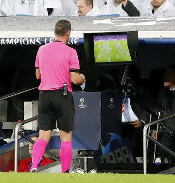 La jugada del VAR. El árbitro Artur Dias revisó en el monitor de campo la jugada anterior al penalti entre Idrisse Gueye y Marcelo.