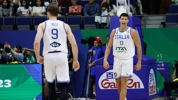 Manila (Philippines), 03/09/2023.- Simone Fontecchio of Italy (R) reacts on the court during the FIBA Basketball World Cup 2023 second round match between Puerto Rico and Italy at the Araneta Coliseum in Manila, Philippines, 03 September 2023. (Baloncesto, Italia, Filipinas) EFE/EPA/ROLEX DELA PENA
