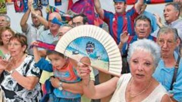 <b>CELEBRACIÓN. </b>La peña Tótil, impulsora de la iniciativa, festeja la decisión del Congreso de los Diputados.