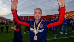 El nuevo Gustavo Álvarez: pocas veces se vio así al DT de la U