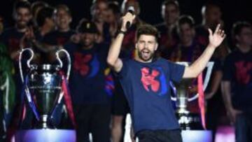 Piqué, en la celebración del triplete 14/15: "Gracias a Kevin Roldán, contigo empezó todo".