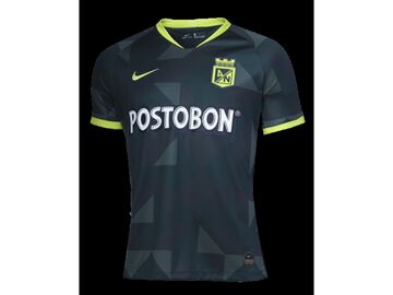 Esta es la camiseta alternativa (verde oscura) de Independiente Medellín para 2020.