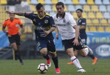 Futbol, Everton vs Colo Colo.
Decimotercera fecha, campeonato de Clausura 2016/17
El jugador de Everton Kevin Medel disputa el balon contra Octavio Rivero de Colo Colo durante el partido de primera division en el estadio Sausalito en ViÃ±a del Mar, Chile.
07/05/2017
Martin Thomas/Photosport***************

Football, Everton vs Colo Colo.
13th date, Clousure Championship 2016/17
Everton's player Kevin Medel battles for the ball against Octavio Rivero of Colo Colo during the first division football match at  the Sausalito  stadium in ViÃ±a del Mar, Chile.
07/05/2017
Martin Thomas/Photosport