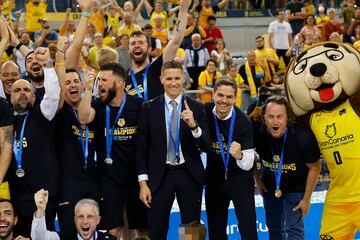 Triunfo, celebración y premio doble para el Gran Canaria. Campeón de la Eurocup y clasificación directa para la Euroliga la próxima temporada.